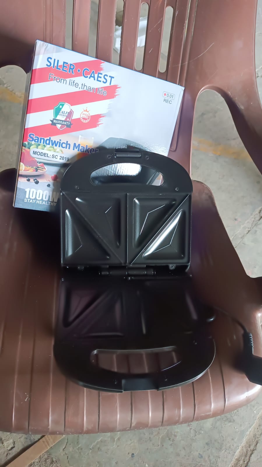 Sandwich Maker Makes Sandwich Non-Stick Plates| Easy to Use with Indicator Lights Sandwich toaster Sandwich Maker Makes Sandwich Non-Stick Plates| Easy to Use with Indicator Lights Sandwich toaster